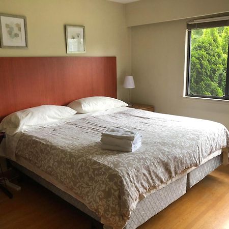 Comfort Cottage Guest House Near Subway Station, Bus And Downtown فانكوفر المظهر الخارجي الصورة